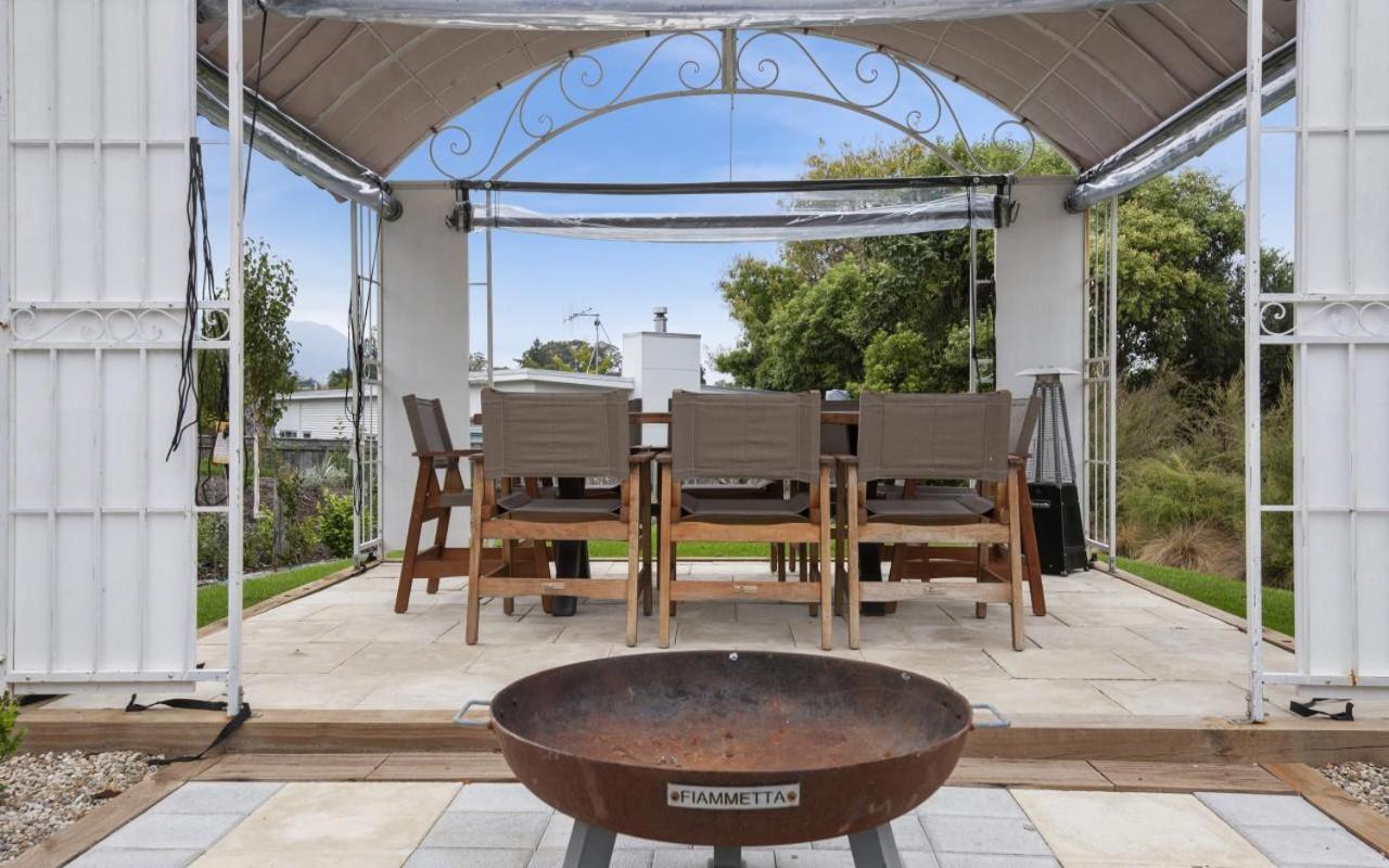 Luxury Retreat With Swim Spa Taupo Exterior photo