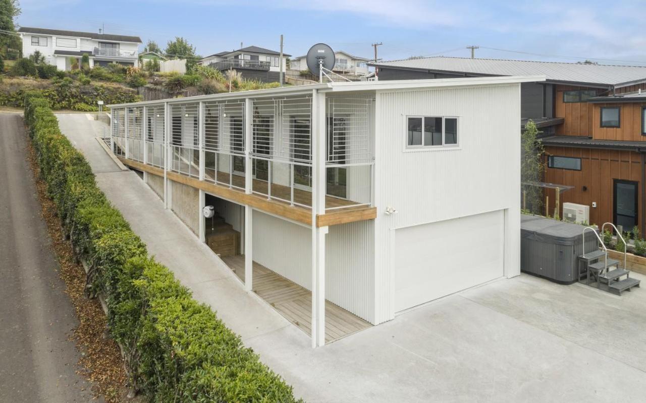 Luxury Retreat With Swim Spa Taupo Exterior photo