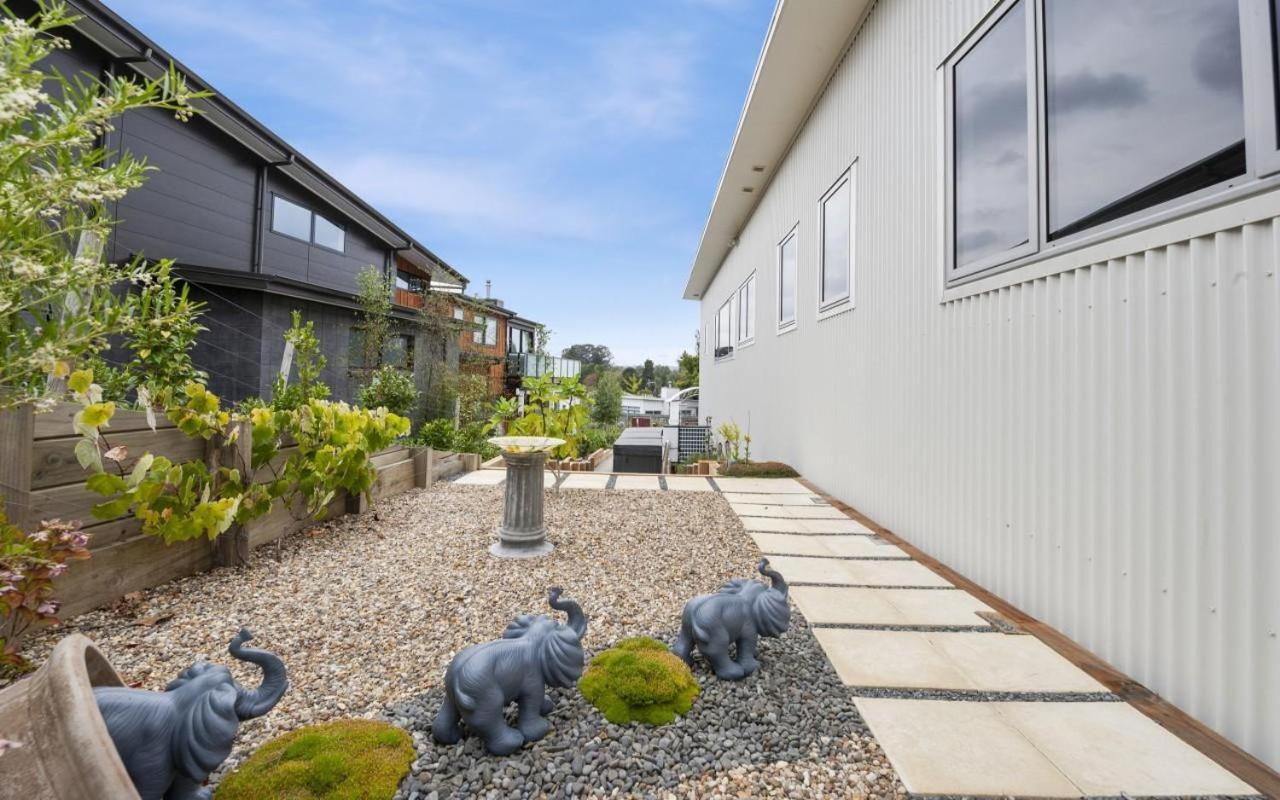 Luxury Retreat With Swim Spa Taupo Exterior photo