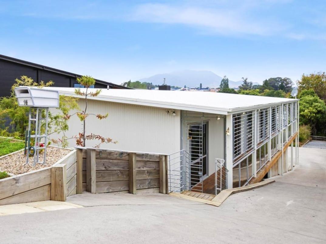 Luxury Retreat With Swim Spa Taupo Exterior photo